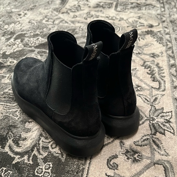 ALEXANDER MCQUEEN Black Suede Chelsea Ankle Boots, 37 - Picture 7 of 16